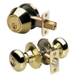 Biscuit Style Knob Entry Door Lock with Single Cylinder Deadbolt; Combo Pack; Polished Brass, KW1